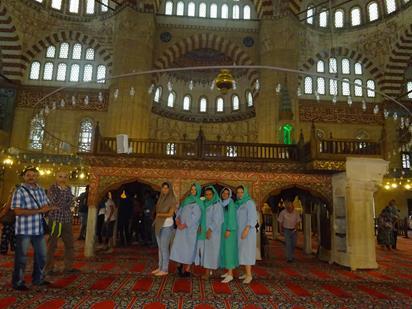 Учебно посещение в Турция Одрин Джамията Селимие; Мостове, исторически сгради; Музей на здравето огромен комплекс от 15 век, построен от султан Баязид II.