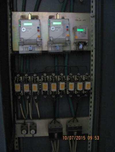 6 Консуматори на електроенергия (електропотребление) Всеки вход от жилищната сграда е захранен с трифазно напрежение от разпределителна касета на ЕРП с кабел положен в земята.