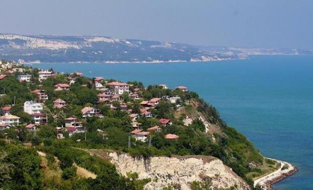 Кранево Кранево - малко курортно селище на брега на Черно море в България. Намира се на 12 км от Златни пясъци и на 4 км от Албена.