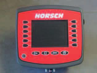Монитор (от 2012) Мониторът се инсталира в трактора върху предварително монтирания държач и се свързва с кабел към компютъра. Обслужване Включване Натиснете за кратко бутона "Вкл/Изкл".