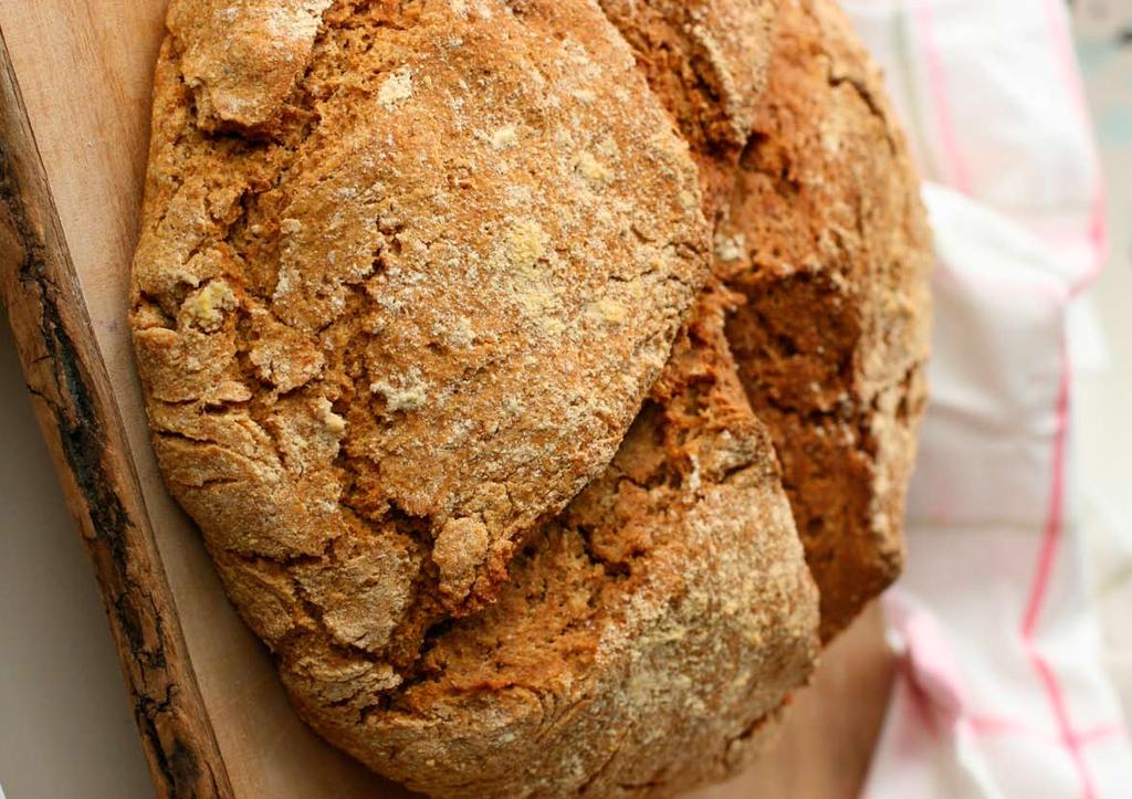 Хляб Tази лесна рецепта за содена питка ще ви отнеме по-малко от час. Необходими продукти: 2 ч.ч. пълнозърнесто брашно, плюс допълнително за доомесване ½ ч.ч. фини овесени трици 1 с.л. ленено семе 1 ч.