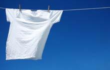 Не забравяйте да изсушите добре дрехите си и да ги изгладите, така те няма да бъдат толкова груби при обличане.