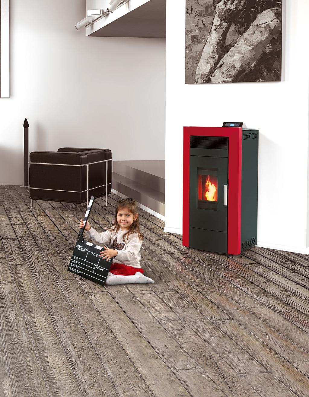 Пелетна печка за етажно отопление, която се поставя в хола - възможност за съгласуване на цветовете с Вашия интериор.
