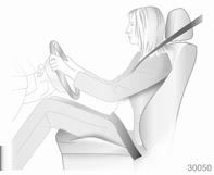 44 Седалки, облегалки Предни седалки Положение на седалката 9 Предупреждение Шофирайте само с правилно нагласена седалка. Седнете колкото е възможно понавътре в седалката.