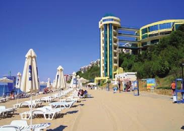 известен с най-красивия собствен плаж в България.