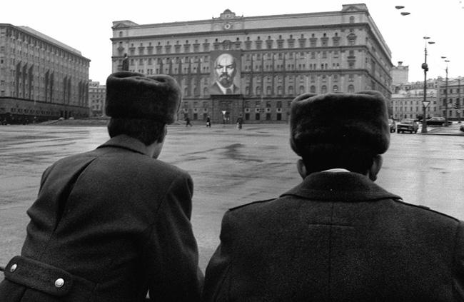 Още през 60-те години КГБ започва да събира оперативна информация за лица, свързани с международен тероризъм, а през 70-те години Комитетът за Държавна сигурност към правителството на СССР вече