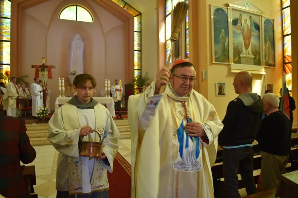 от цялата Никополска епархия, дошли с групи верни на празника. Проповед пред верните поднесе кардинал Пулич, Архиепископ на Сараево.