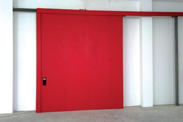 Притежават стандартната за този тип врати окомплектовка: пожароустойчива брава, пожароустойчива дръжка черна на цвят и патрон. Антипаник брава и автомат за врата се предлагат като допълнителна опция.