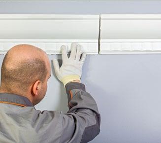 Почистете зоната на контакт със стената и тавана с помощта на влажна кърпа.