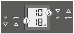 Показание на температурата на горното отделение Показание на температурата на долното отделение Бутони за настройване на температурата на горното отделение Бутони за настройване на температурата на