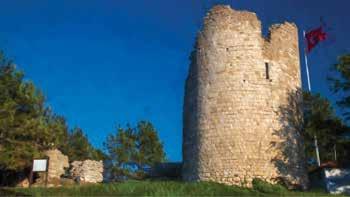 7. КРЕПОСТТА ВИЗЕ Стените, разположени в квартал Кале във Визе, заобикалят северната и западната част на града. Предполага се, че първоначалната конструкция е от 72-76 г. пр.н.е. След това, конструкцията е поправена отново през 527-565 г.