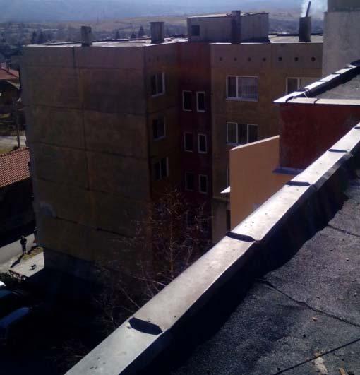 Основният покрив на сградата е плосък покрив с въздушна междина с h>0.30 m.