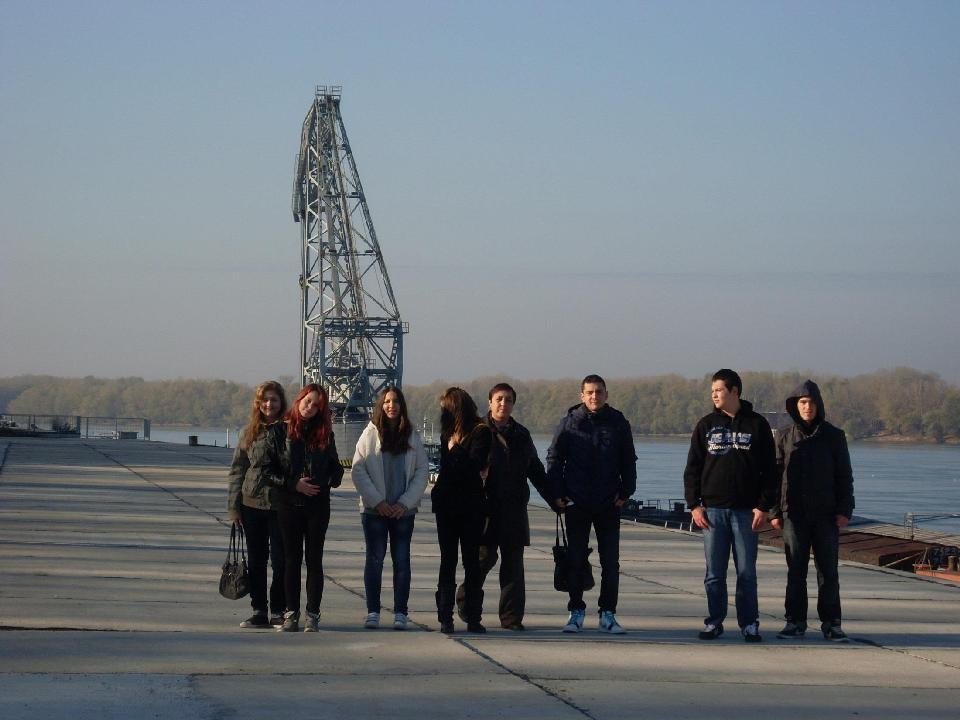 Проект Реката и хората - за влиянието на човешката дейност върху живота в и около река Дунав.