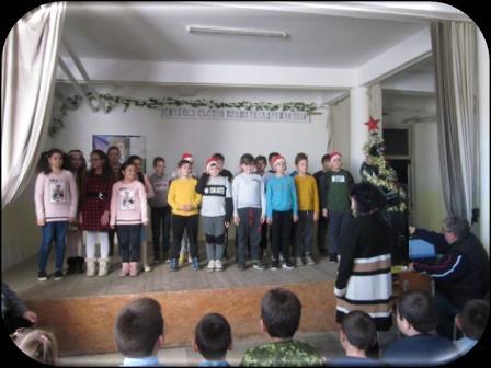 Децата от начален етап на СУ Васил Левски град Опака празнуваха Коледа с