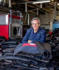 ВЕНЦИСЛАВ БОЯДЖИЕВ e изпълнителен директор на Линдстрьом част от Lindström Group, която предоставя B2B услуги по комплексно обслужване на текстилни изделия работни облекла и изтривалки под наем.
