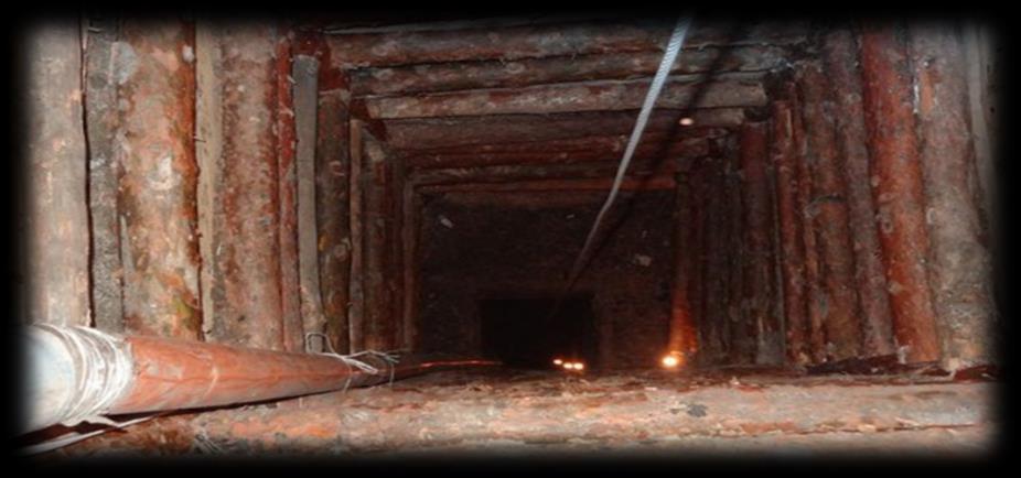 Разработването на находищата (добивът на полезни изкопаеми) се извършва по няколко основни метода: 1. Класически открит метод чрез изграждане на кариери и рудници (Фиг. 2).