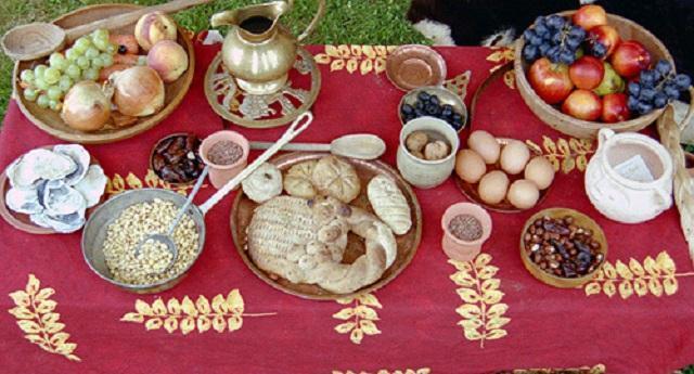 Хлябът бил правен от ечемик (за простолюдието) и от пшеница (за позаможните). Хлебопекарите в Рим били уважавани.