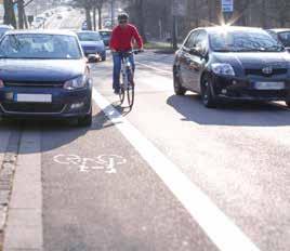 Пътища за велосипедисти Велосипедът е превозно средство и затова по принцип мястото му е на улицата.