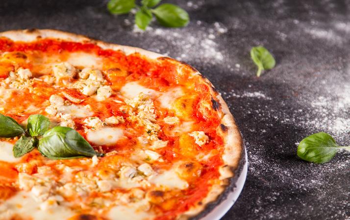 PIZZA MARGHERITA Доматен сос, моцарела и босилек Tomato sauce, mozzarella cheese & basil DOLOMITI Бяла пица с маскарпоне и шпек White pizza with mascarpone cheese & speck VINSANTO 9.