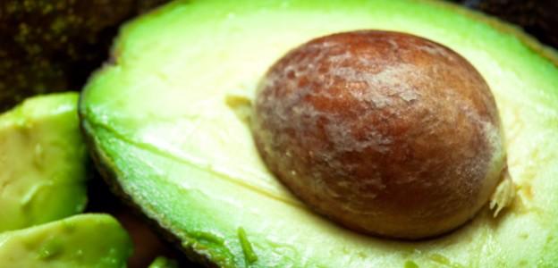 Един от най-полезните продукти на Земята е авокадото, уникална комбинация между плод, зеленчук и ядка. Изключително богато на фибри и протеини, ненаситени мастни киселини и ензими.