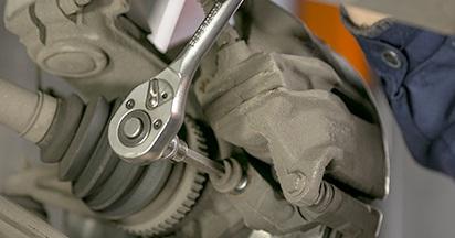 10.3 11 Монтирайте колелото 12 AutoDoc препоръчва: Проверете нивото на спирачната течност в резервоара и при необходимост, долейте.