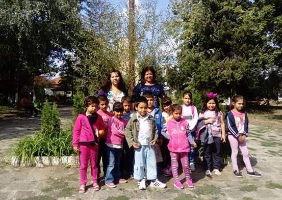 ЛЯТНА ДЕТСКА ГРАДИНА За трета поредна година в село Соколаре се организира лятна детска градина по проект Център за деца и родители Аз и моето семейство в услугата Допълнителна